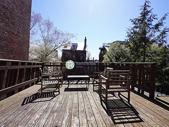 2nd image of 525 Massachusetts Ave APT 3