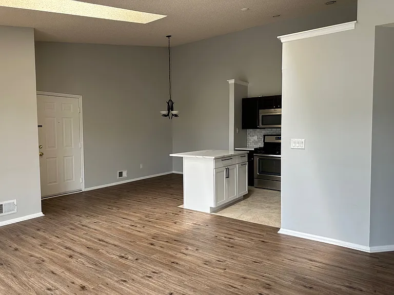 965 Juniper Way — Photo 4