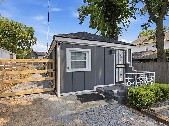 3rd image of 2834 Clifton Ave