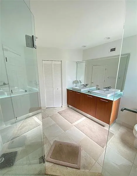 3 bed, 2.5 bath, 1774 sqft, $4,400 — Photo 4