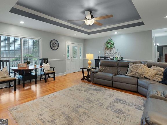 5th image of 425 McDaniel Station Rd SW