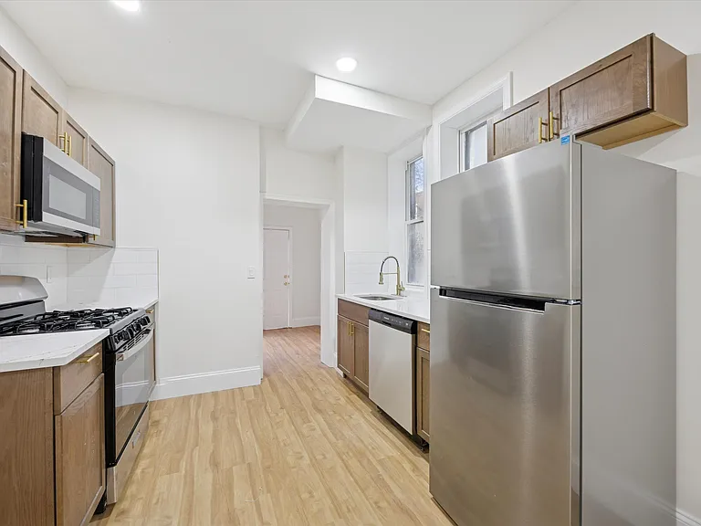 42 N Lindenwood St — Photo 23
