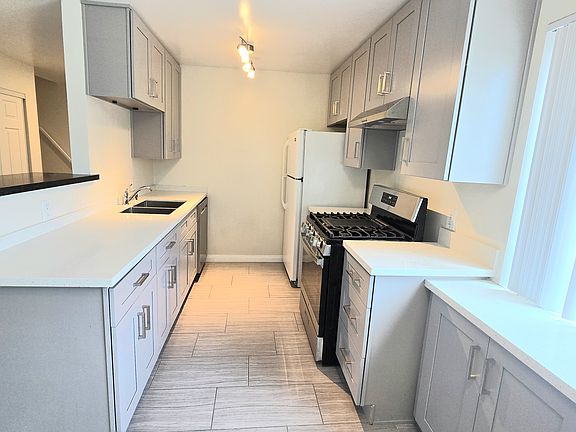 3rd image of 2251 Crenshaw Blvd APT 8
