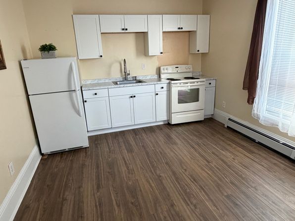 589 Providence St #1B