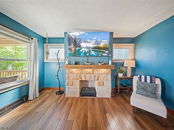 5th image of 4011 Behrwald Ave
