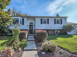 5730 Cricket Ln, Harrisburg, PA 17112