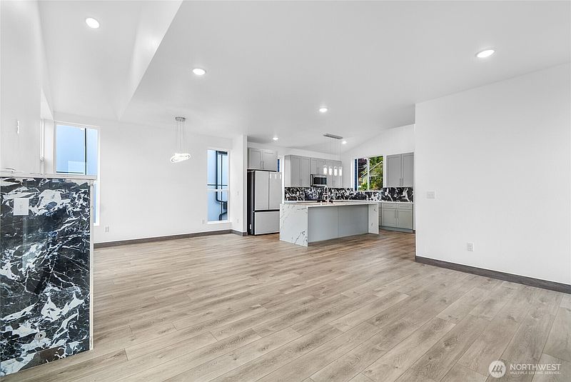5th image of 8610 42nd Avenue S
