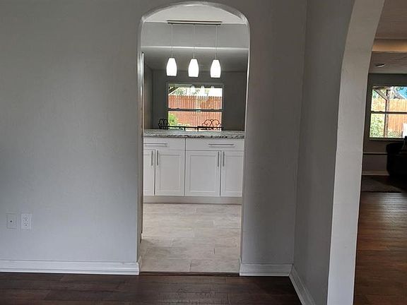 4th image of 7398 Orpine Dr N