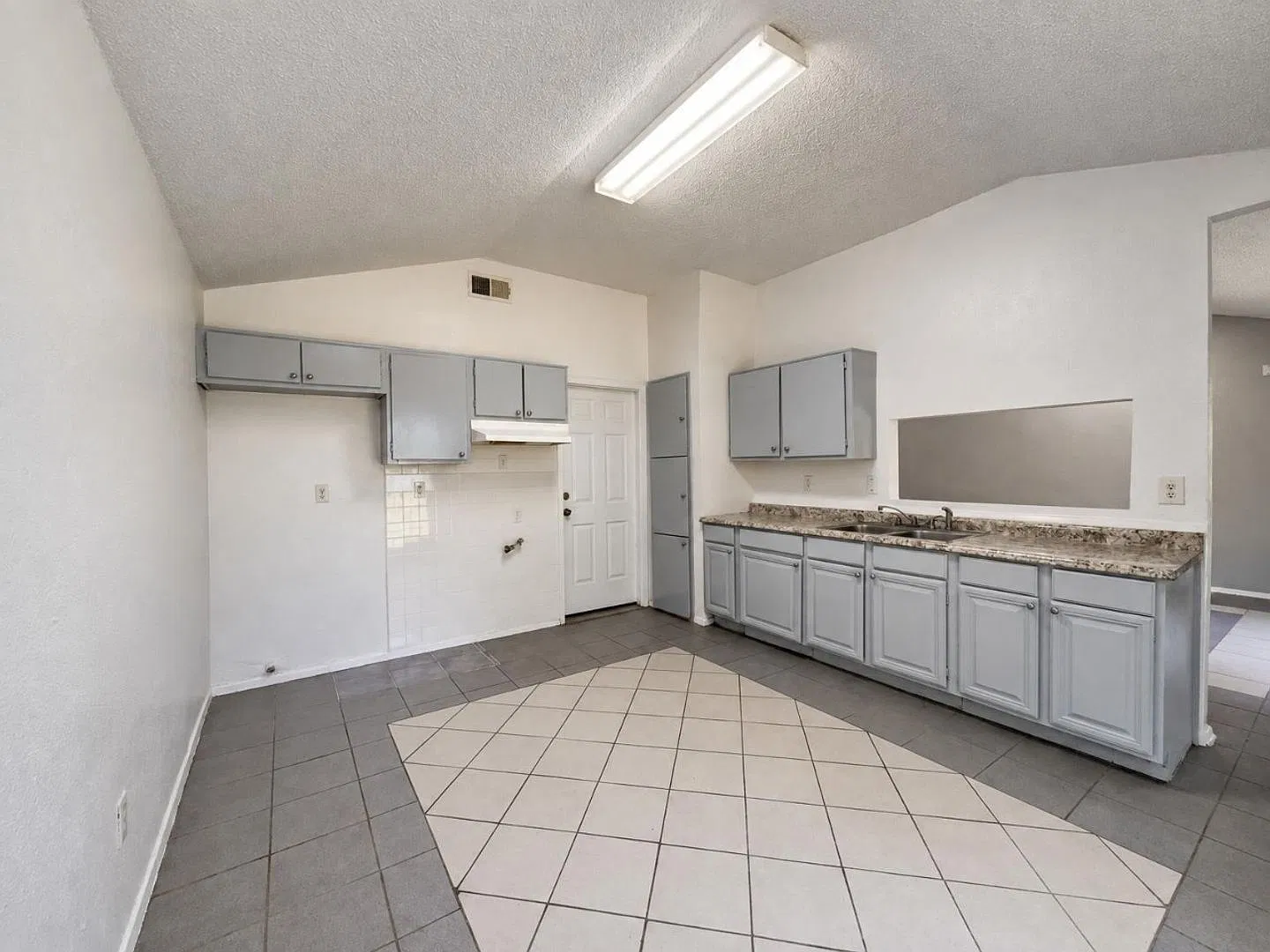 12710 Redfern Dr. — Photo 4