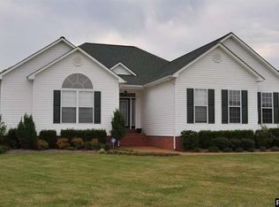 135 Fieldcrest Dr, Martin, TN 38237