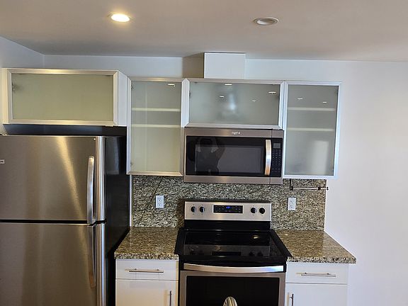 5th image of 2884 Sawtelle Blvd APT 217