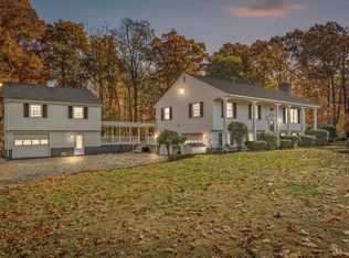 39 Weare Rd, Hampton Falls, NH 03844