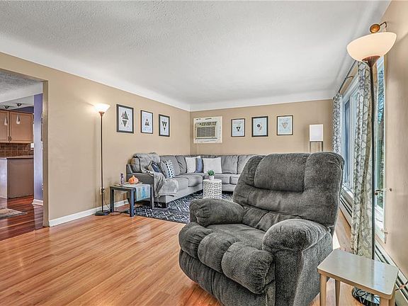 4th image of 4929 Geraldine Ave
