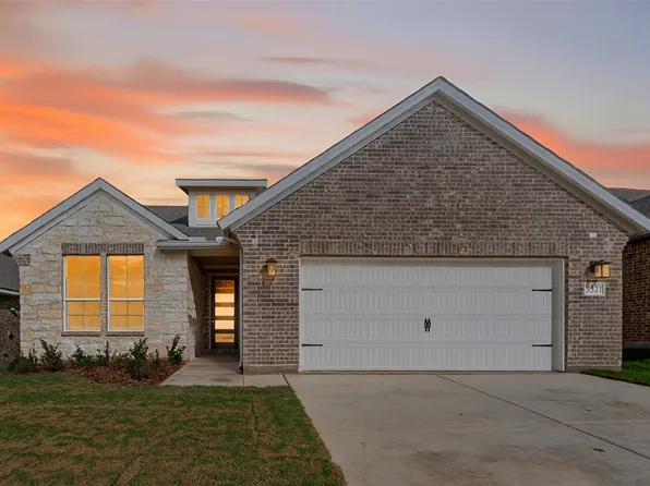 3521 Helena St, Gainesville, TX 76240