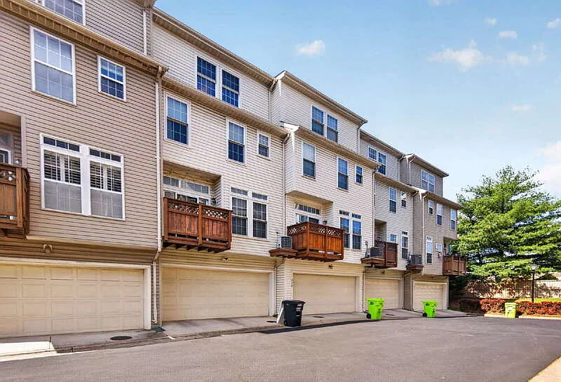 Building Photo - 978 Harrison Cir
