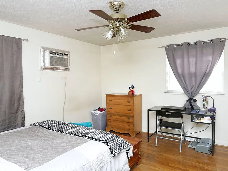 1340 Royalty Ct — Photo 9