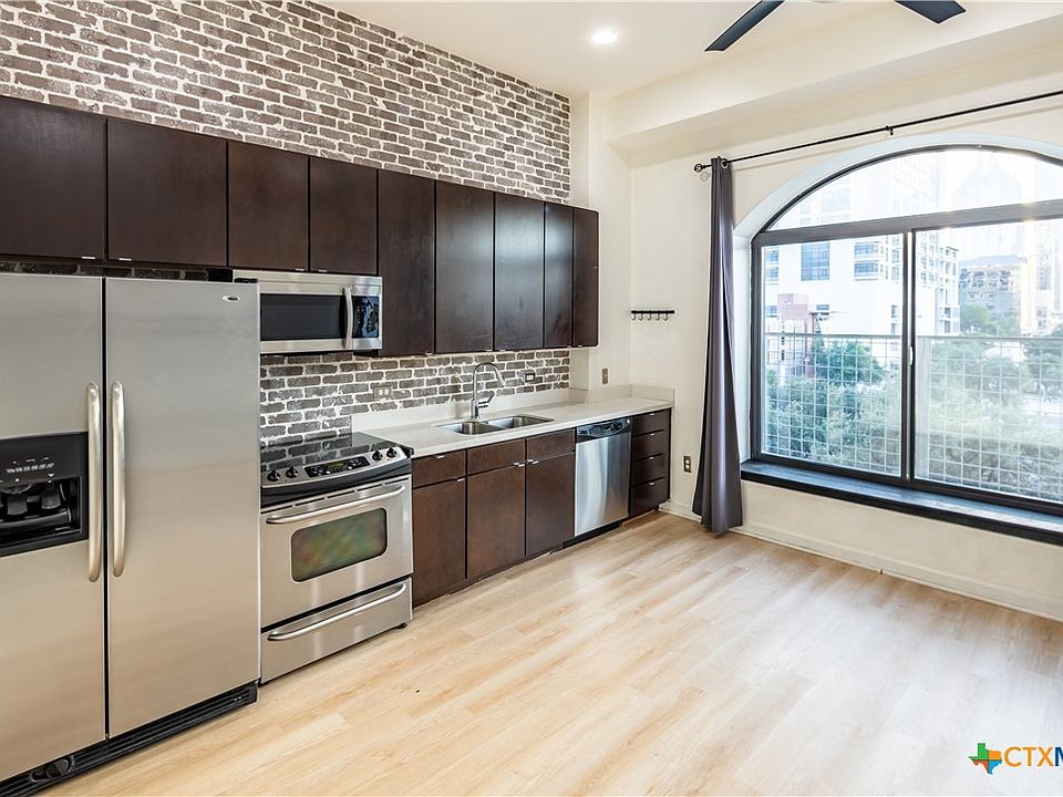 1st image of 507 Sabine St APT 404