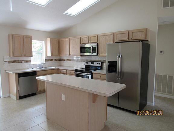 5th image of 1333 SE Sandia Dr
