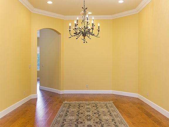 4th image of 629 Rosemary Ct