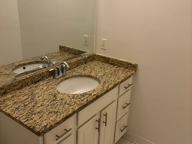 2101 N Monroe St #409 — Photo 6