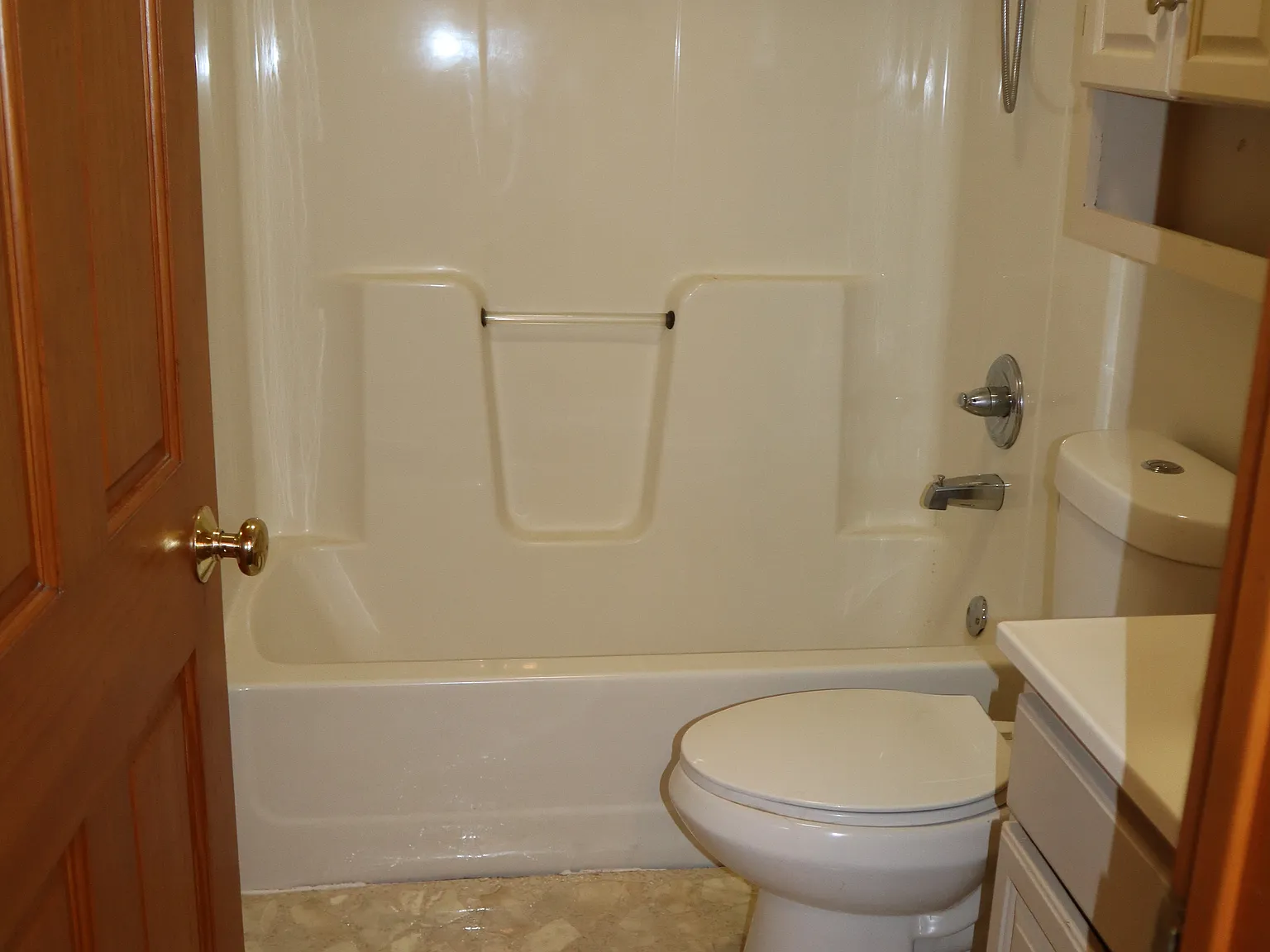3 bed, 960 sqft, $1,400 — Photo 4