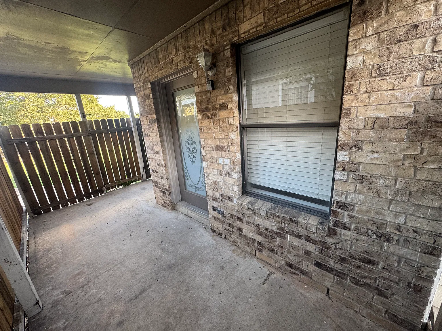 2 bed, 2.5 bath, 2212 sqft, $1,595 — Photo 2