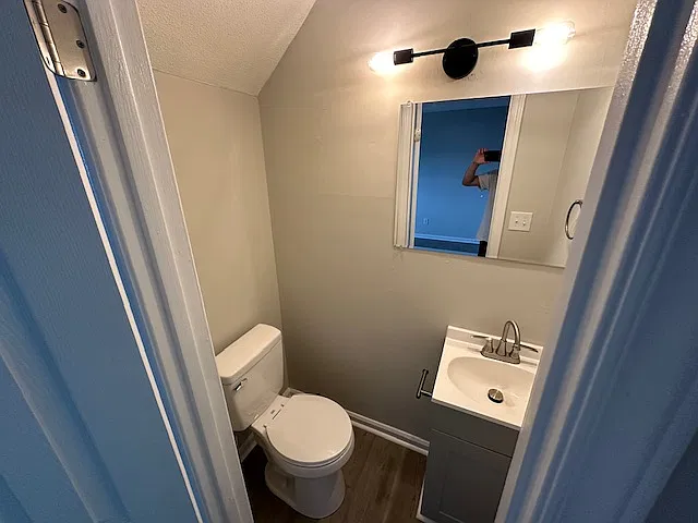 2 bed, 1.5 bath, 950 sqft, $1,025 — Photo 4