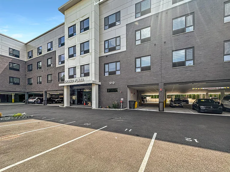 510 Grand Ave #311 — Photo 14