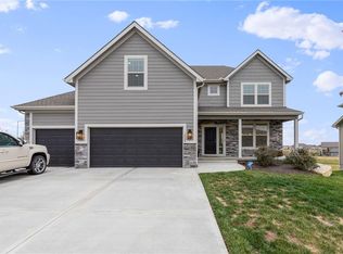 16005 Glenview St, Basehor, KS 66007