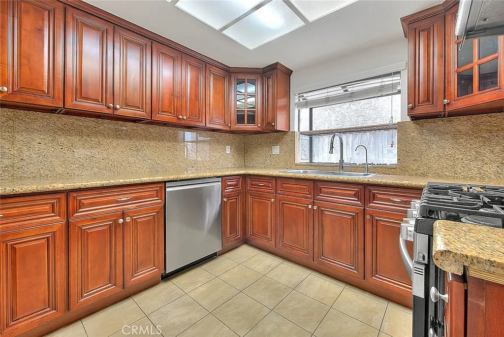 3 bed, 1603 sqft, $3,600 — Photo 1