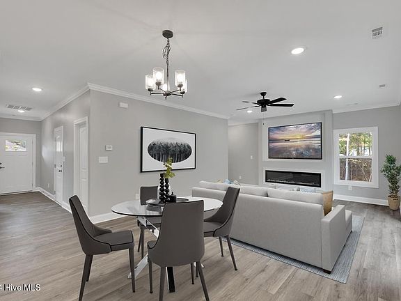 5th image of 102 Backfield Drive