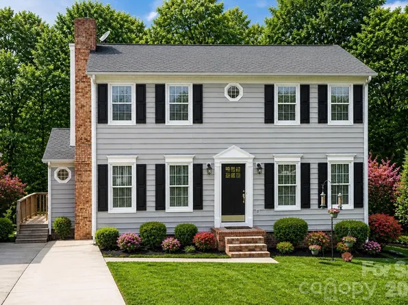 2724 Artesian Ct, Charlotte, NC 28270