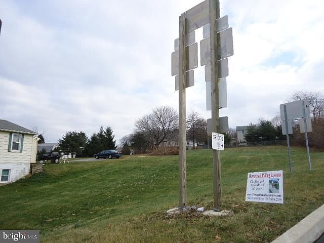 2nd image of 325 N Main St