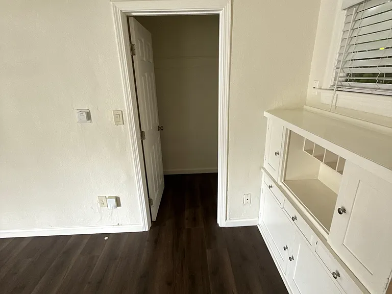 941 Benicia Rd — Photo 3