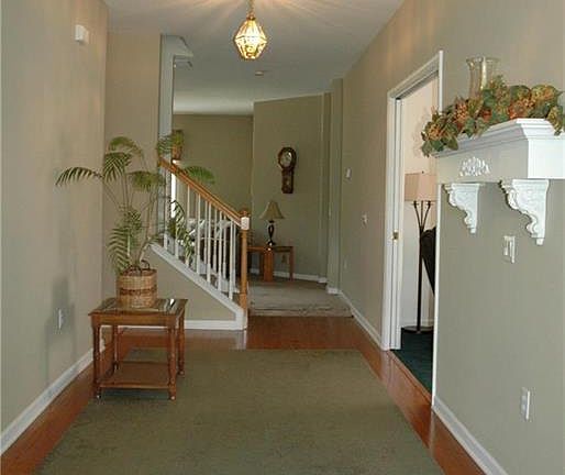 2nd image of 13 Somerset Ln