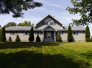 25 Mustang Ln, Cumberland, ME 04021