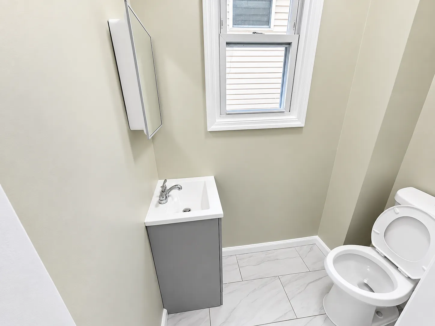 4 bed, 1.5 bath, 1350 sqft, $2,295 — Photo 3