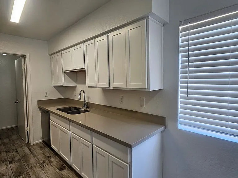 115 W. Inglewood — Photo 13