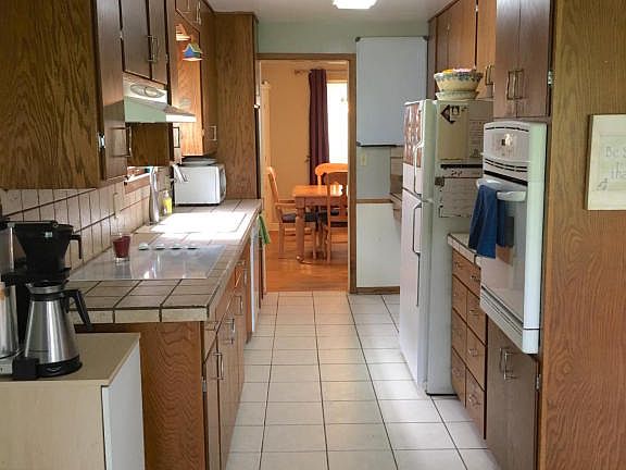 2nd image of 207 Sheridan St