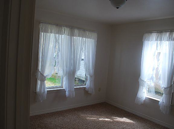 5th image of 104 N Green Ave