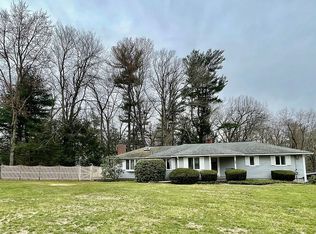 60 Fernwood Dr, East Longmeadow, MA 01028