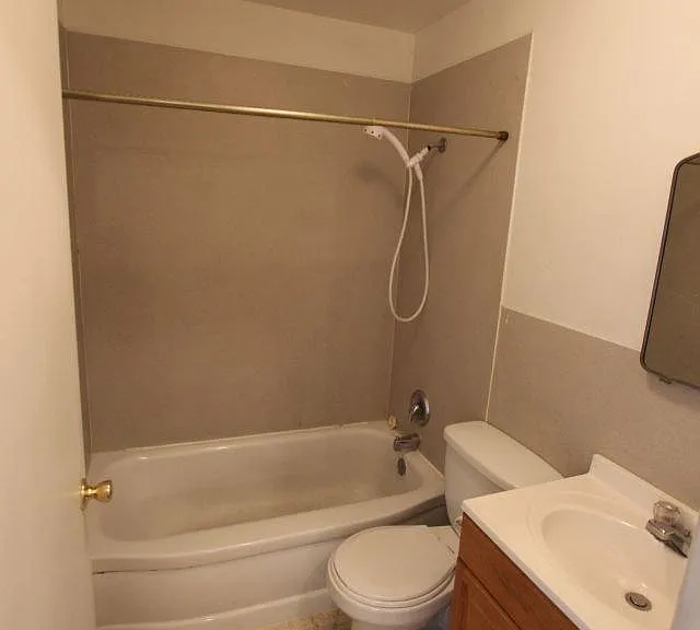 1905 E Wellesley Ave — Photo 5