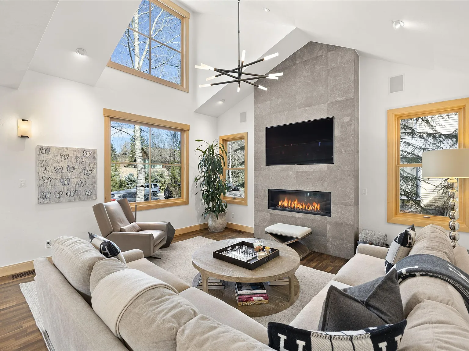 3 bed, 4.5 bath, 3753 sqft, $95,000 — Photo 1