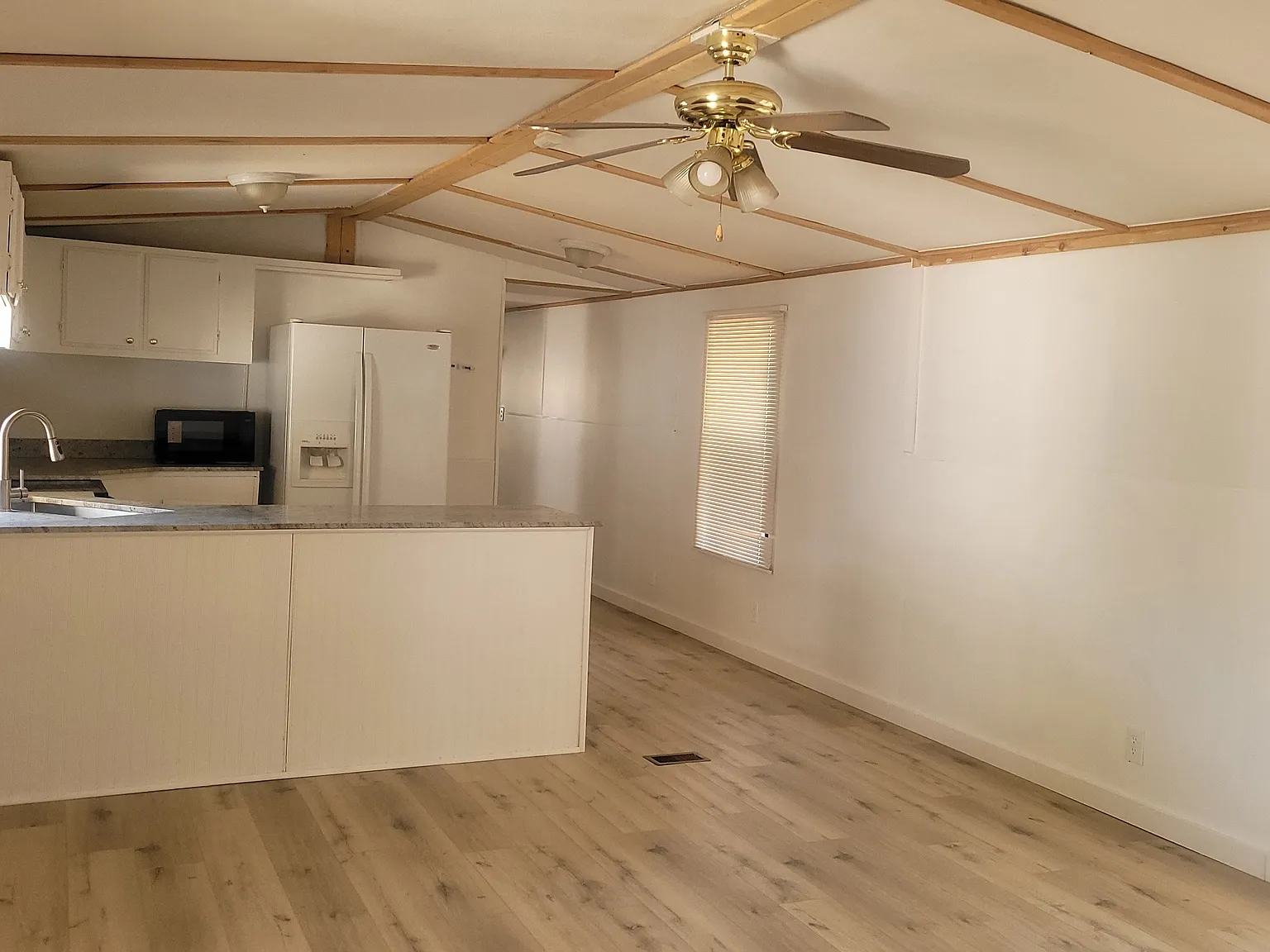 2875 N Hill Field Rd — Photo 4
