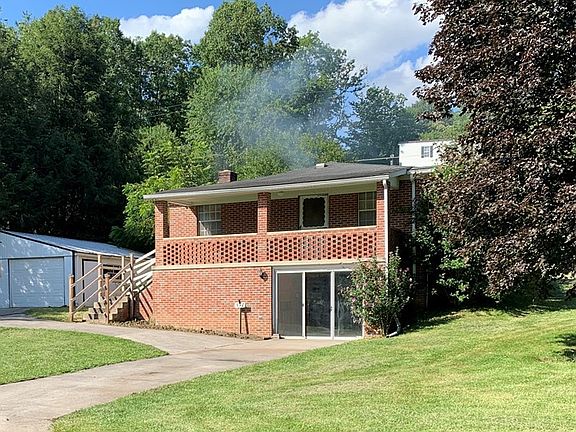 3rd image of 352 Cranberry Dr