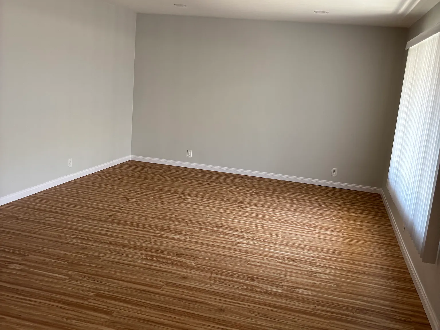 2 bed, 950 sqft, $3,795 — Photo 4