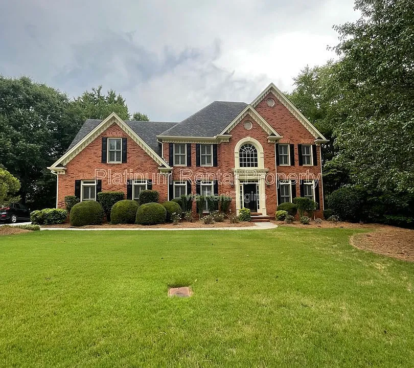 870 Ingleside Dr