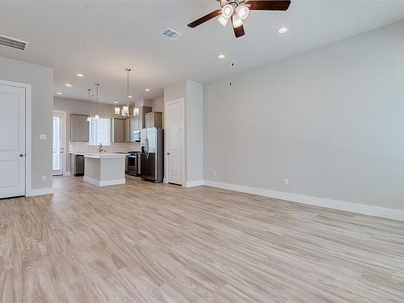 4th image of 7705 Rainbow Close Ln