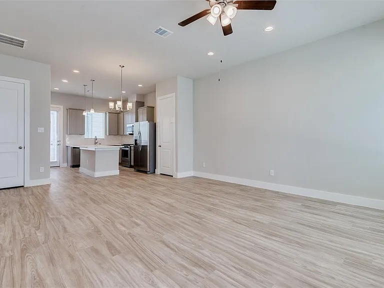 7705 Rainbow Close Ln — Photo 4