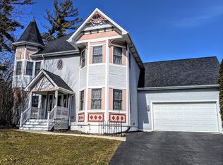 714 Burr Oak Ln, Island Lake, IL 60042